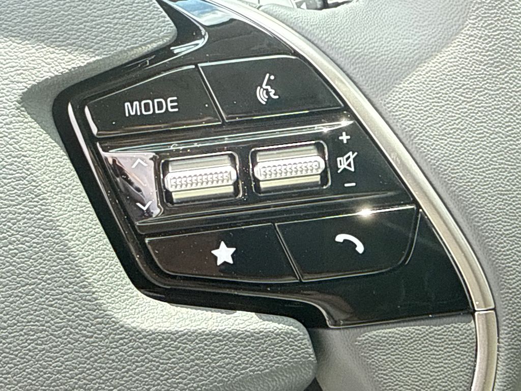 2025 Kia Niro EX Touring photo 22