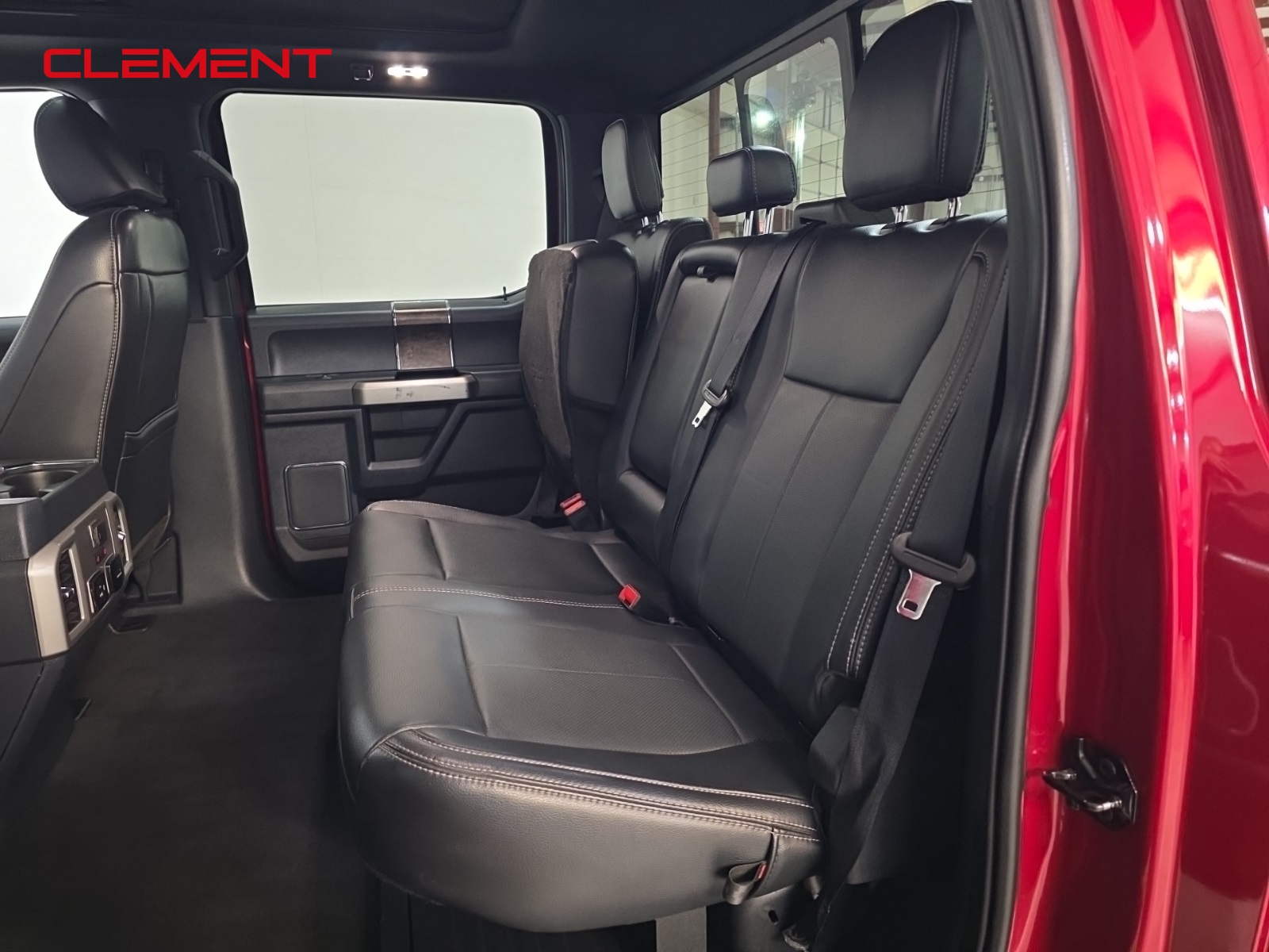 2022 Ford F-250 Lariat photo 26
