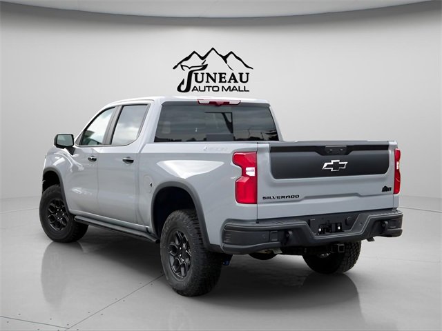 2025 Chevrolet Silverado 1500 ZR2 photo 3