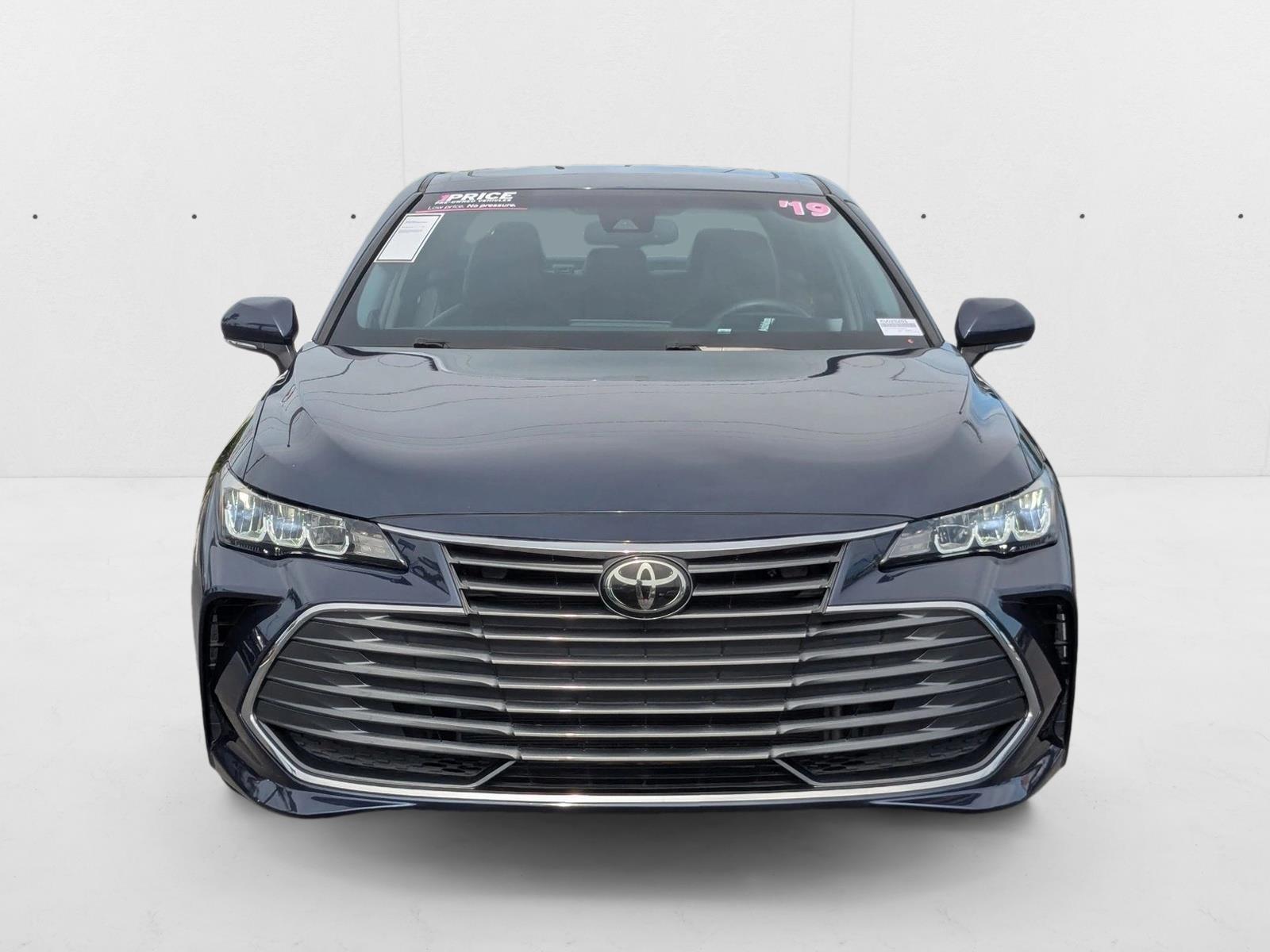 2019 Toyota Avalon XLE photo 2