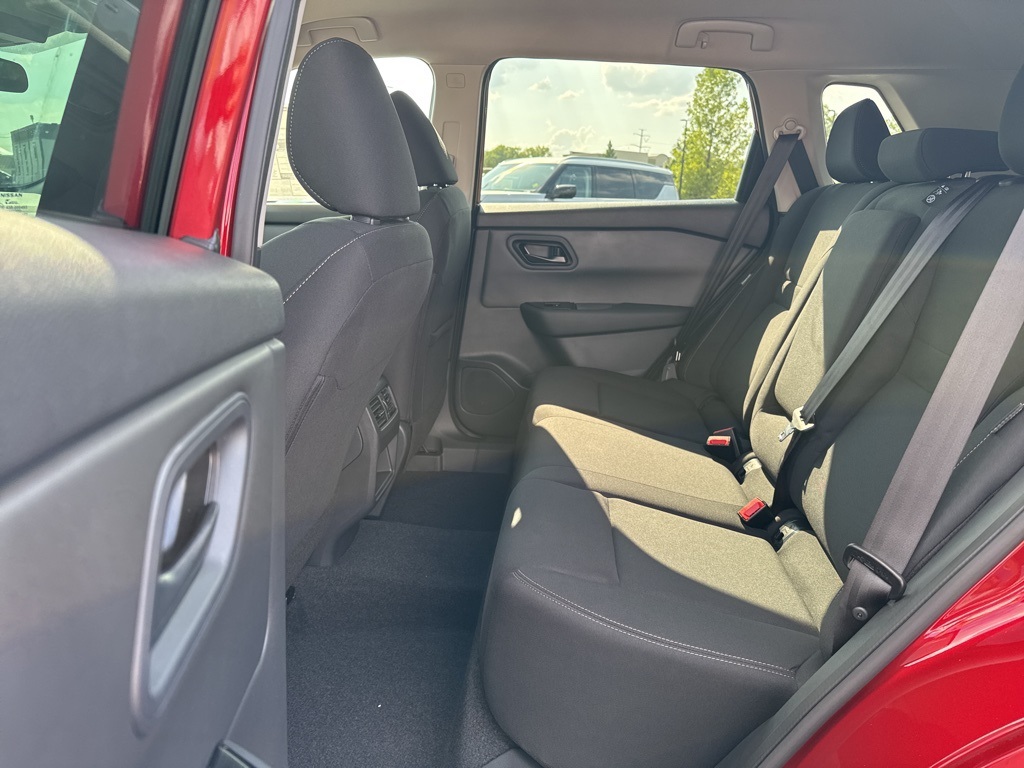 2026 Nissan Rogue S photo 11
