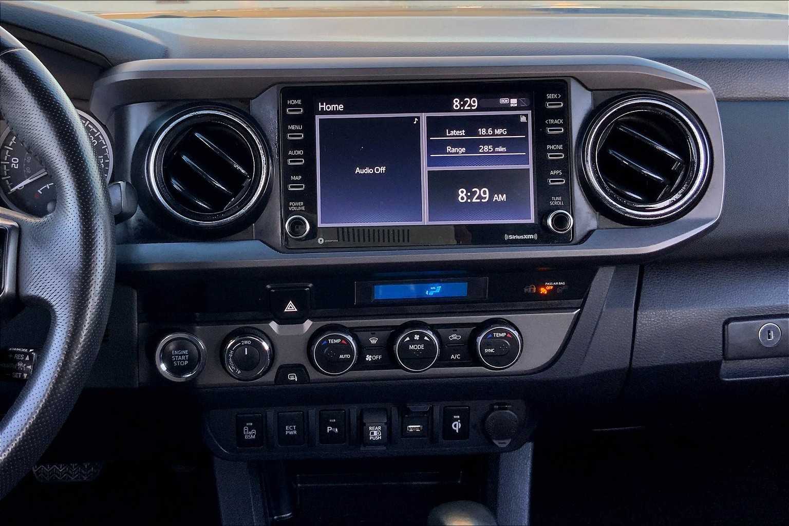 2023 Toyota Tacoma TRD photo 6