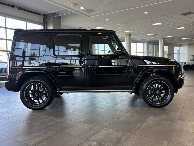2025 Mercedes Benz G 550 photo 2