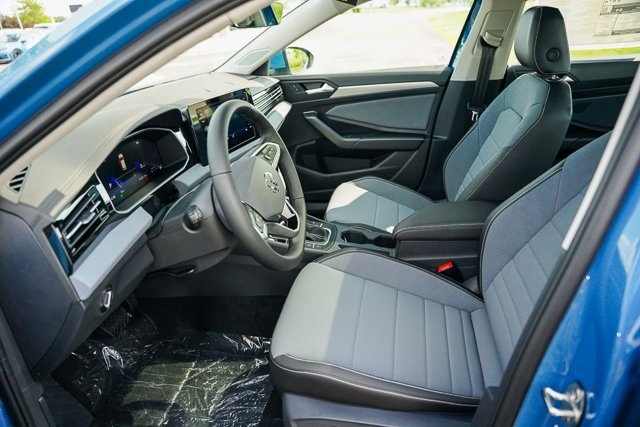 2025 Volkswagen Jetta 1.5T SE photo 8