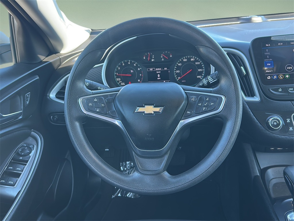 2022 Chevrolet Malibu LS photo 3