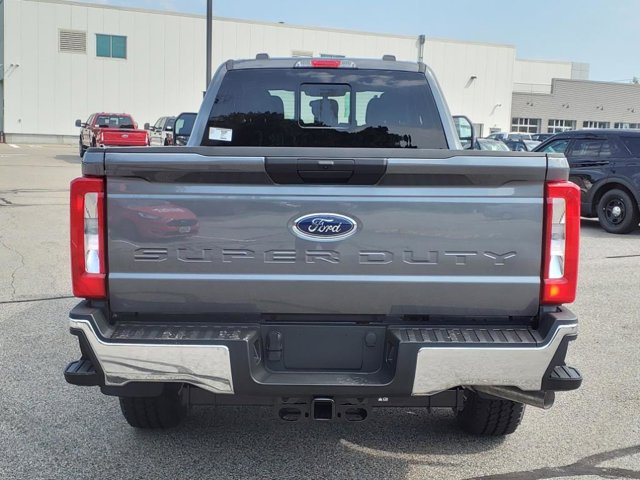 New 2024 Carbonized Gray Metallic Ford XLT image 39