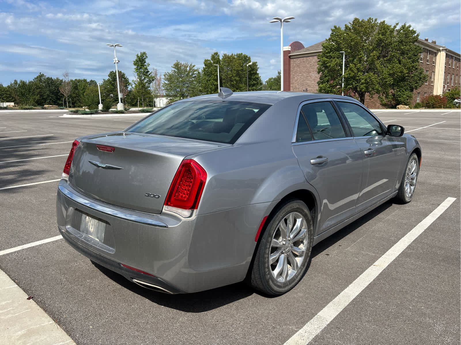 2017 Chrysler 300 Limited photo 4
