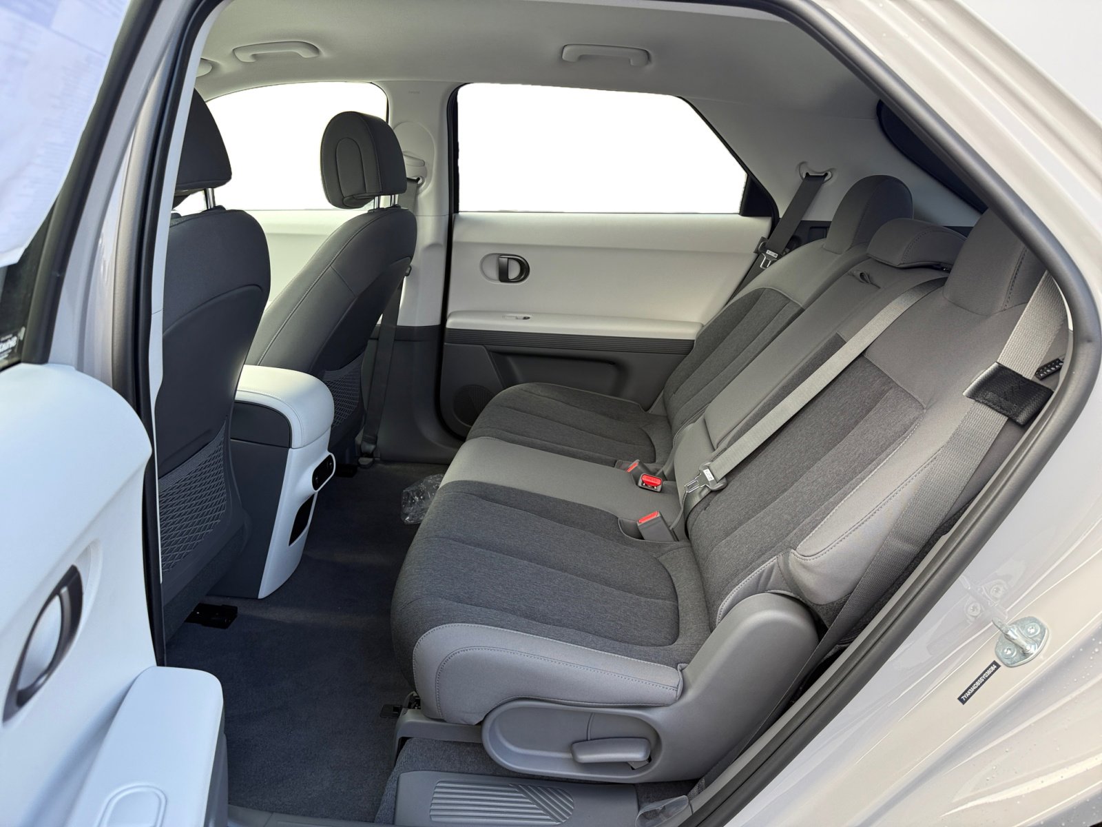 2025 Hyundai Ioniq 5 SE Standard Range photo 16