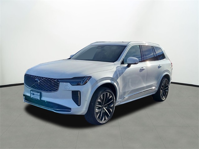 2026 Volvo XC90 Plus's photo