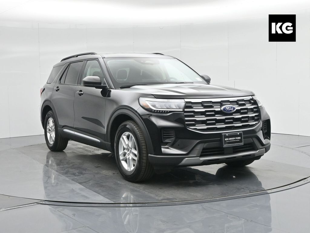 2025 Ford Explorer Active's photo