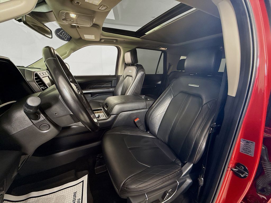 2021 Ford Expedition Platinum photo 2