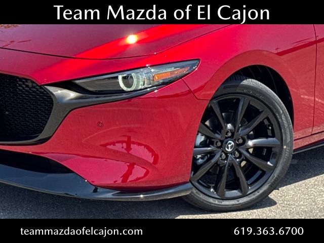 2025 Mazda Mazda3 Hatchback Premium Plus photo 3