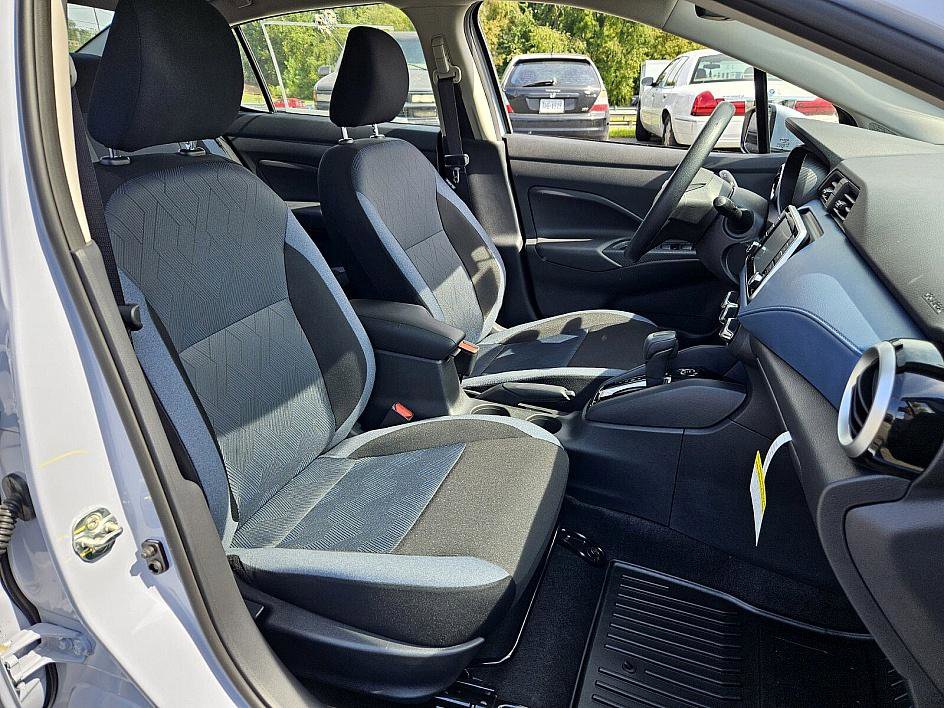 2025 Nissan Versa SV photo 15