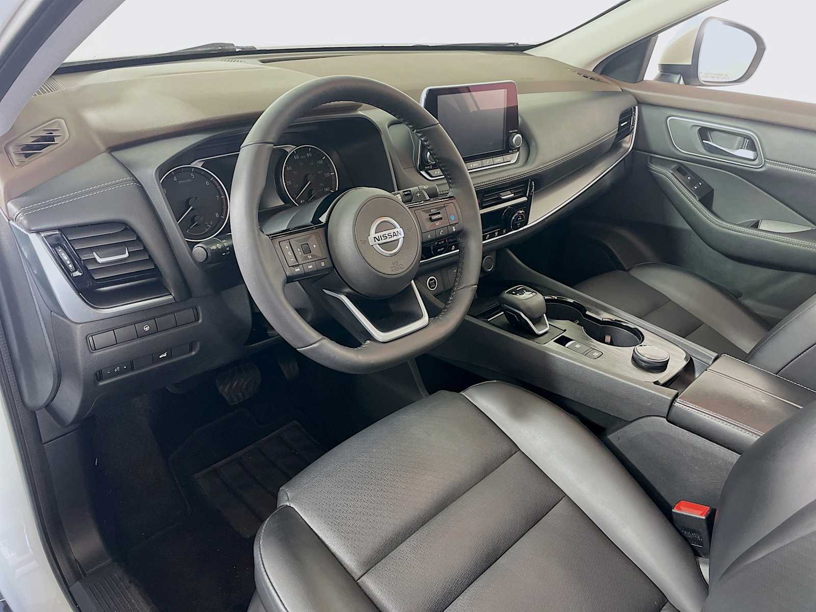2021 Nissan Rogue SV photo 6