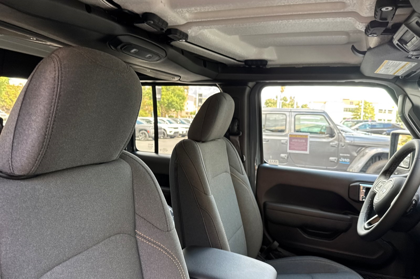 2025 Jeep Gladiator Willys photo 15