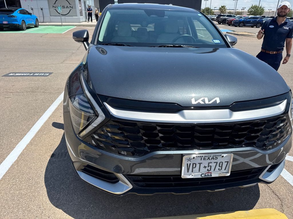 2024 Kia Sportage EX photo 4