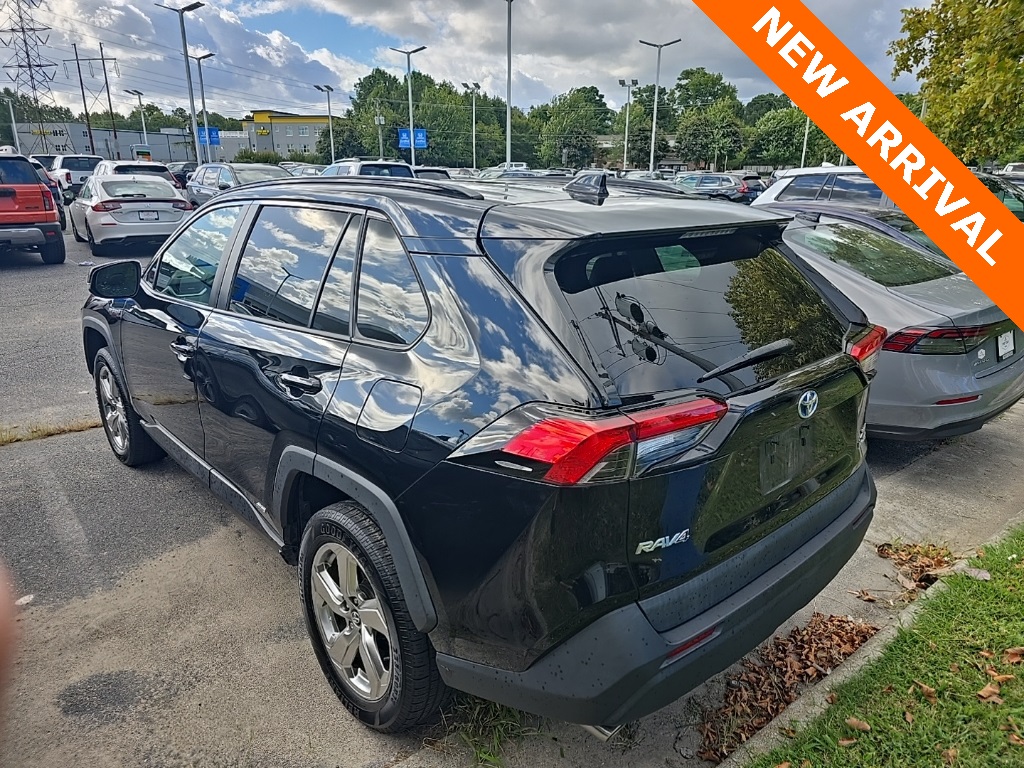 2021 Toyota RAV4 Hybrid XLE Premium photo 3