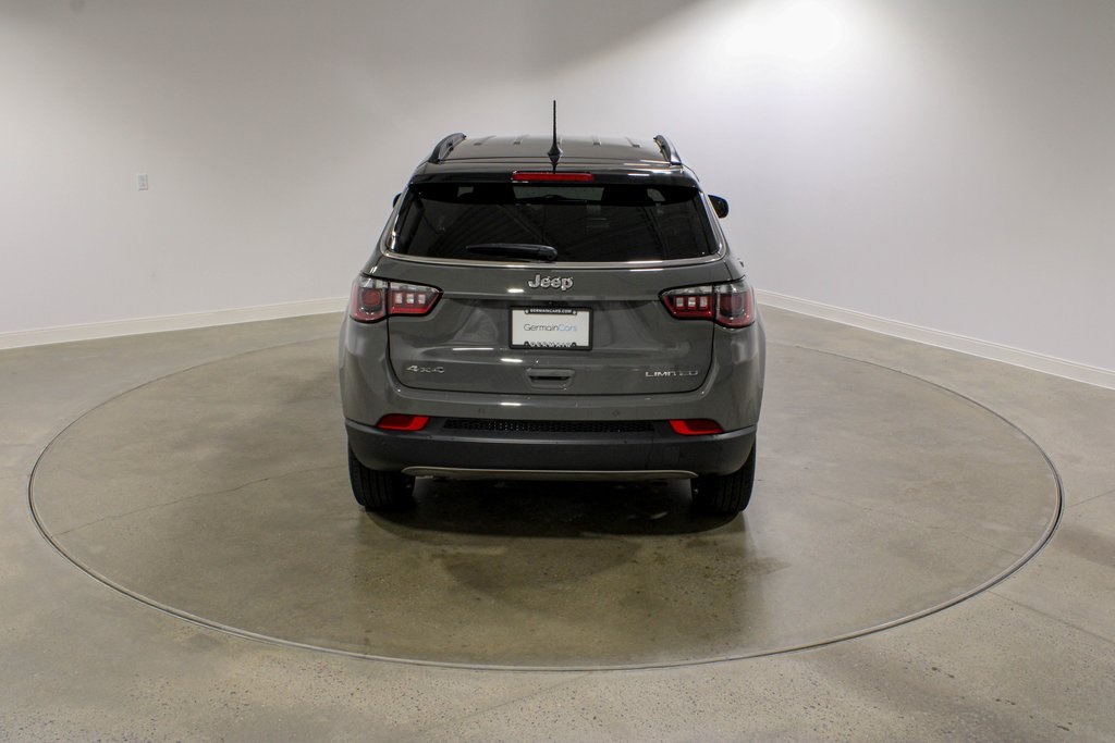 2024 Jeep Compass Limited photo 3