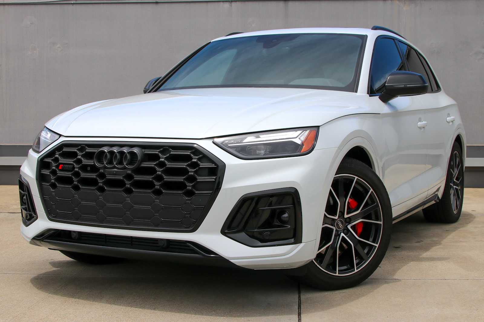2025 Audi SQ5 Premium Plus