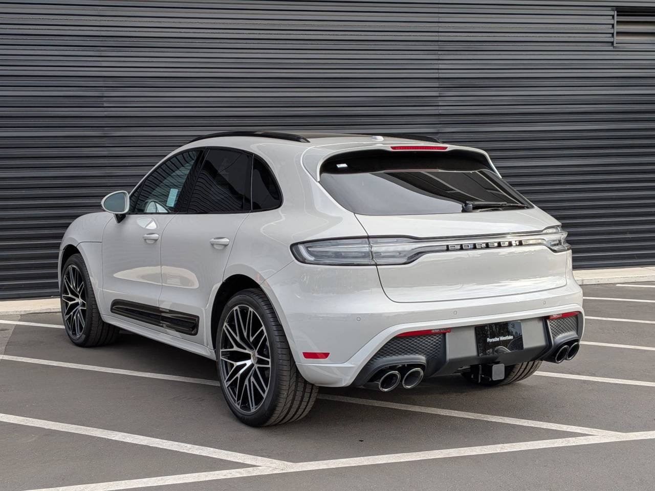 2026 Porsche Macan T photo 3