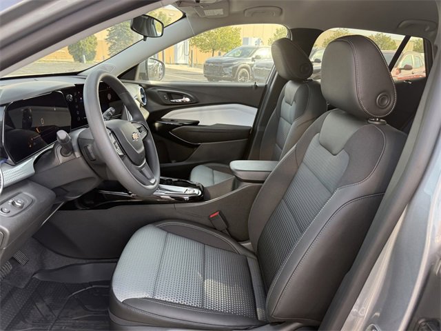 2026 Chevrolet Trax LT photo 9