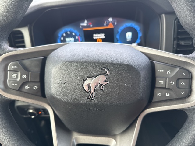 2025 Ford Bronco Base photo 31