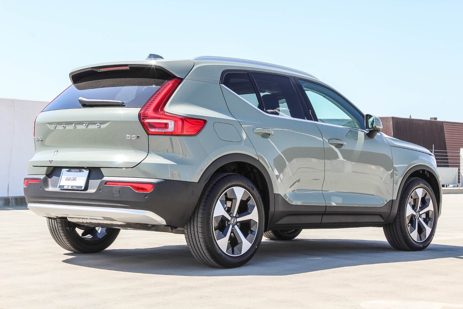 2024 Volvo XC40 Plus photo 5