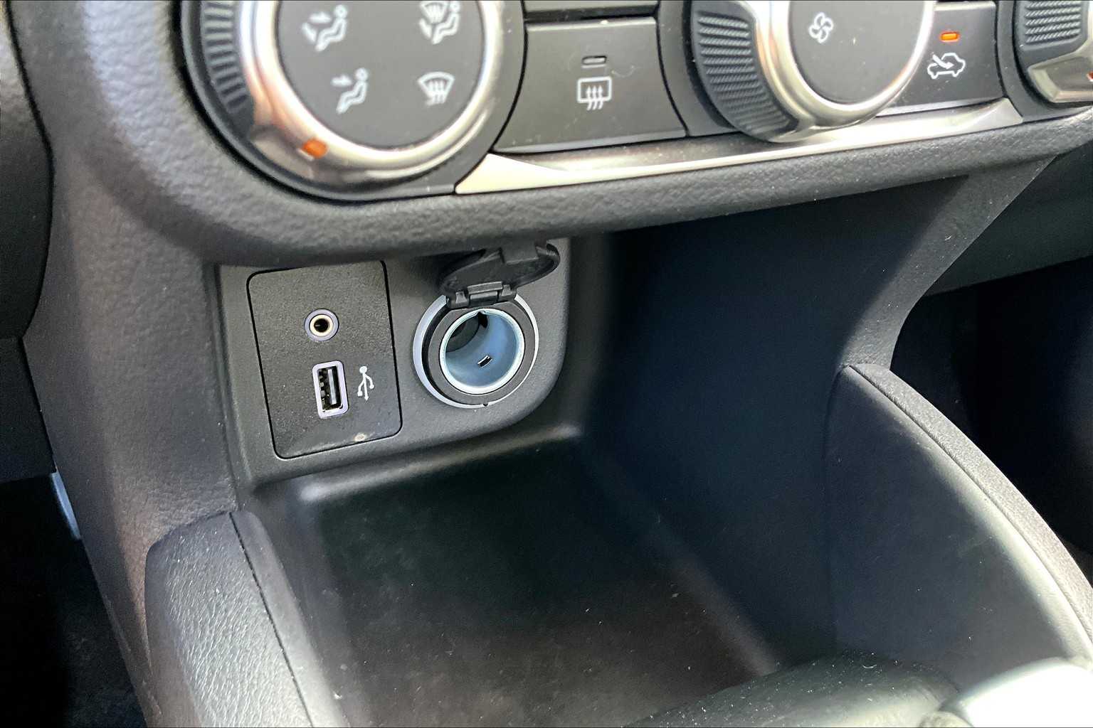 2024 Nissan Kicks S photo 30