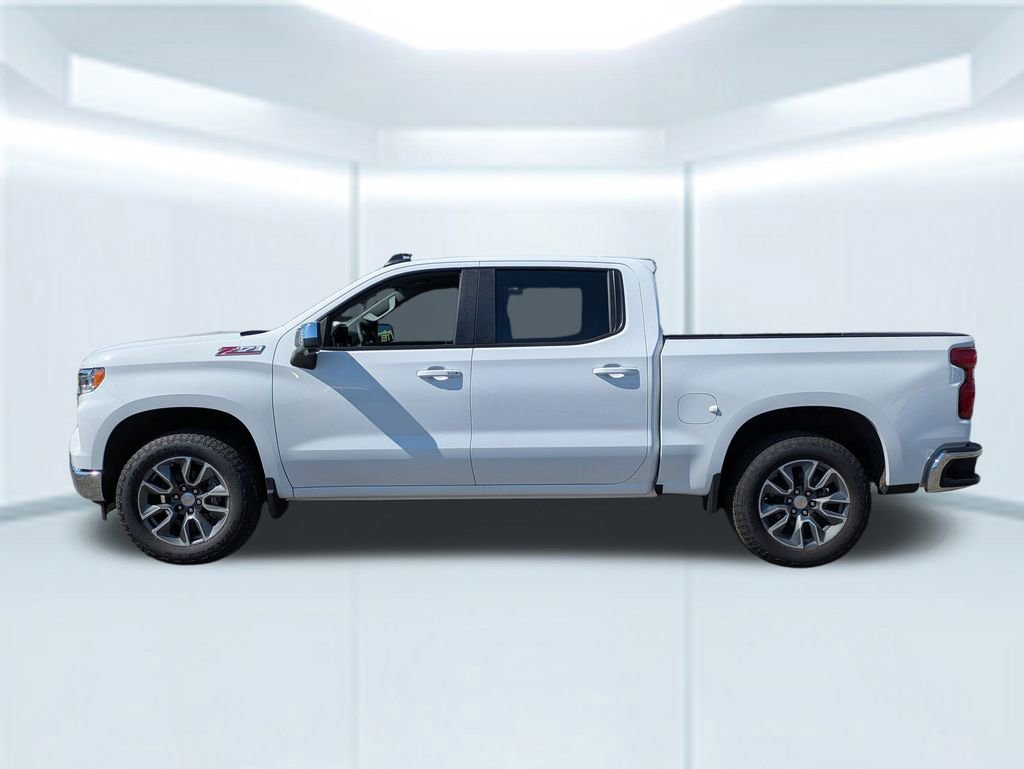 2025 Chevrolet Silverado 1500 LT photo 2