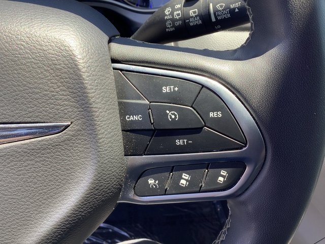 2022 Chrysler Pacifica Touring L photo 12