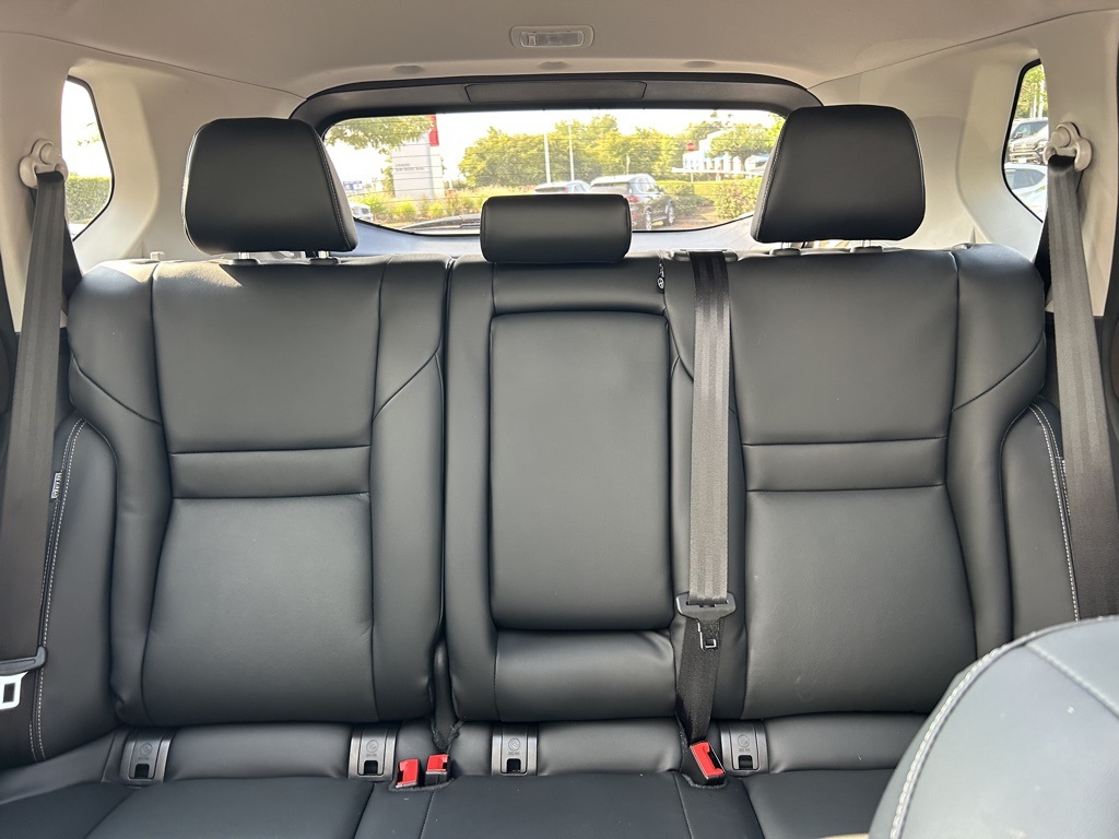 2022 Nissan Rogue SL photo 20
