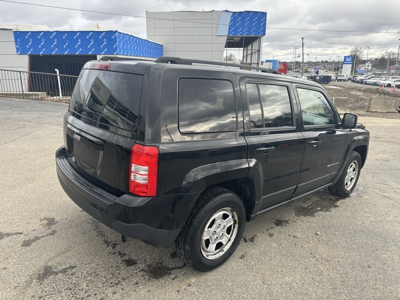 2015 Jeep Patriot Sport photo 2