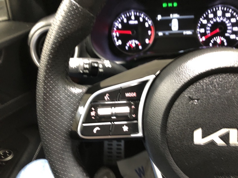 2023 Kia Forte GT-Line photo 18