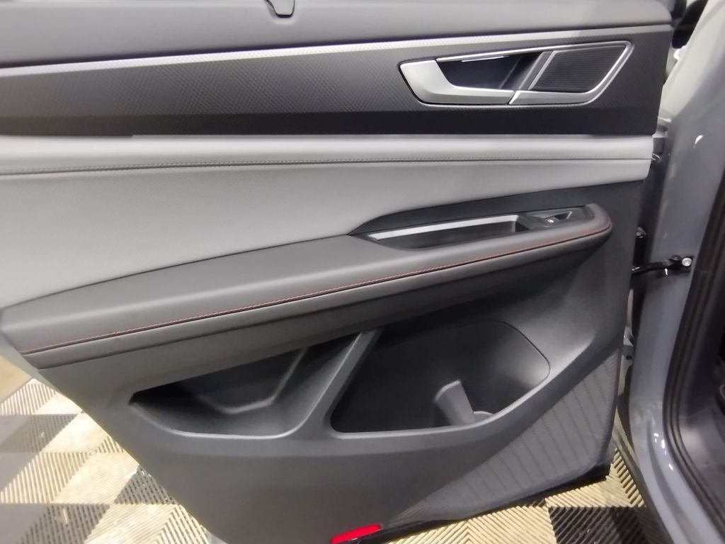 2025 Volkswagen Atlas Peak Edition SE photo 21