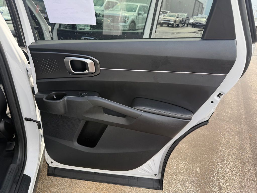 2023 Kia Sorento S photo 20