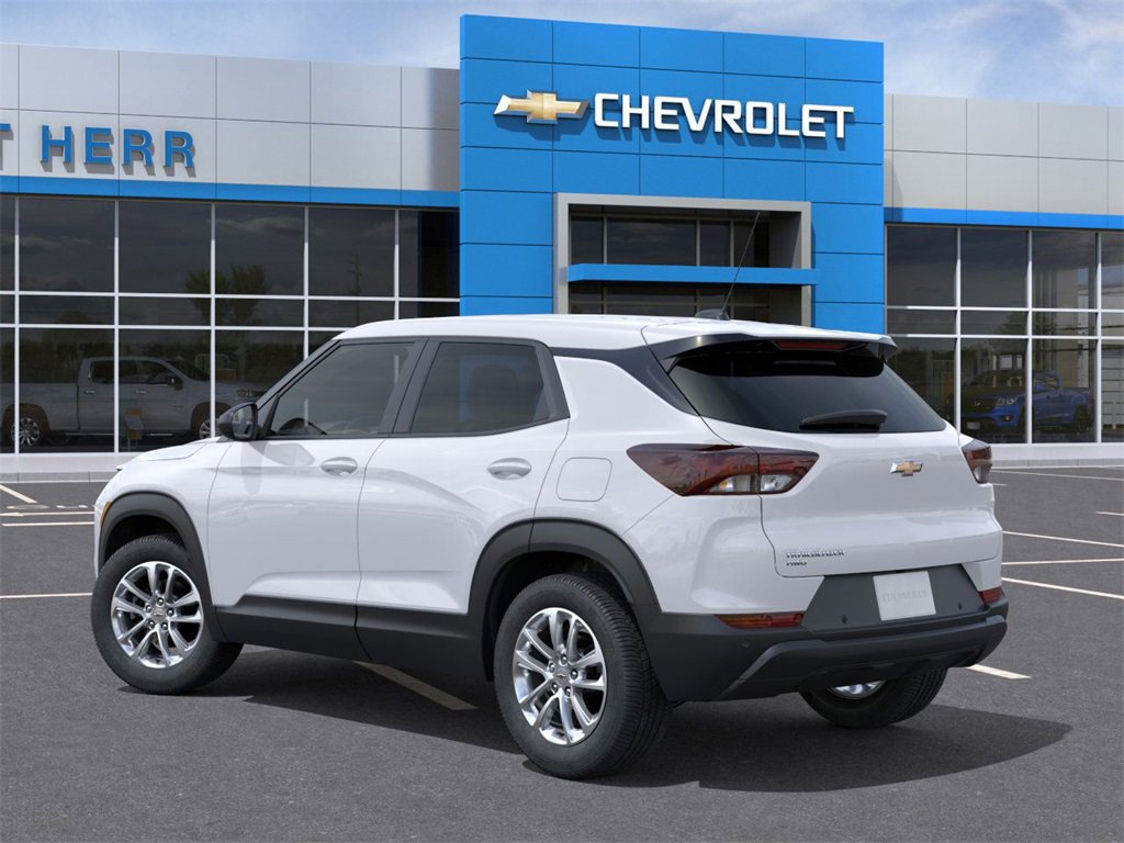 2026 Chevrolet Trailblazer LS photo 2