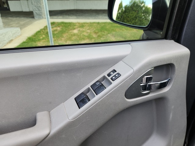 2021 Nissan Frontier SV photo 4