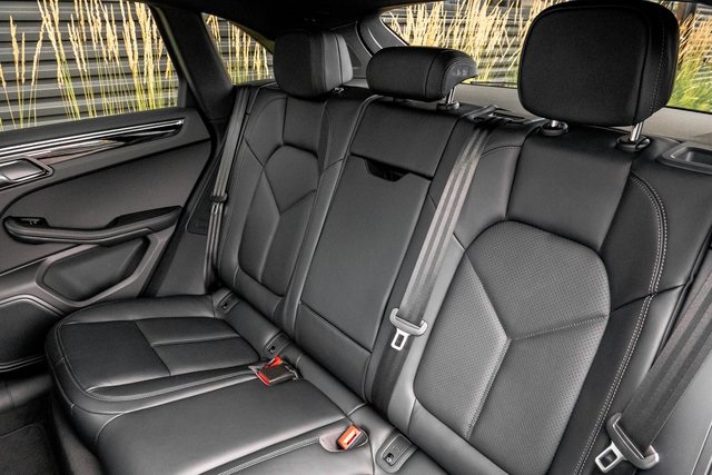 2025 Porsche Macan T photo 22