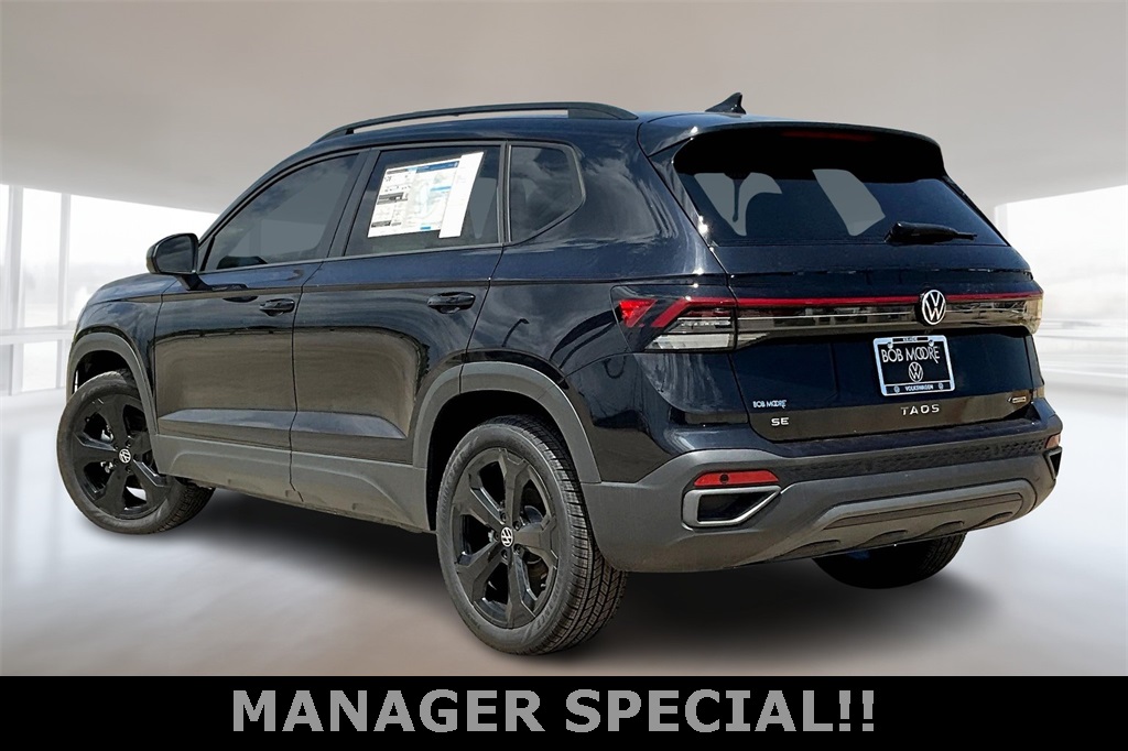 2025 Volkswagen Taos SE photo 3
