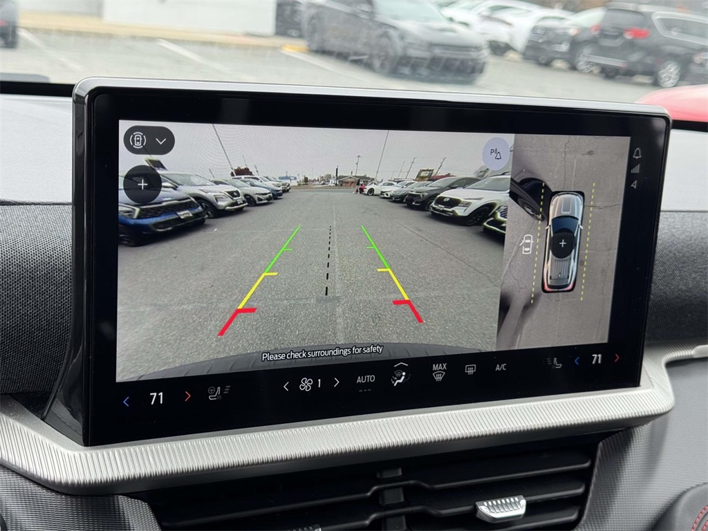 2025 Ford Explorer ST-Line photo 2