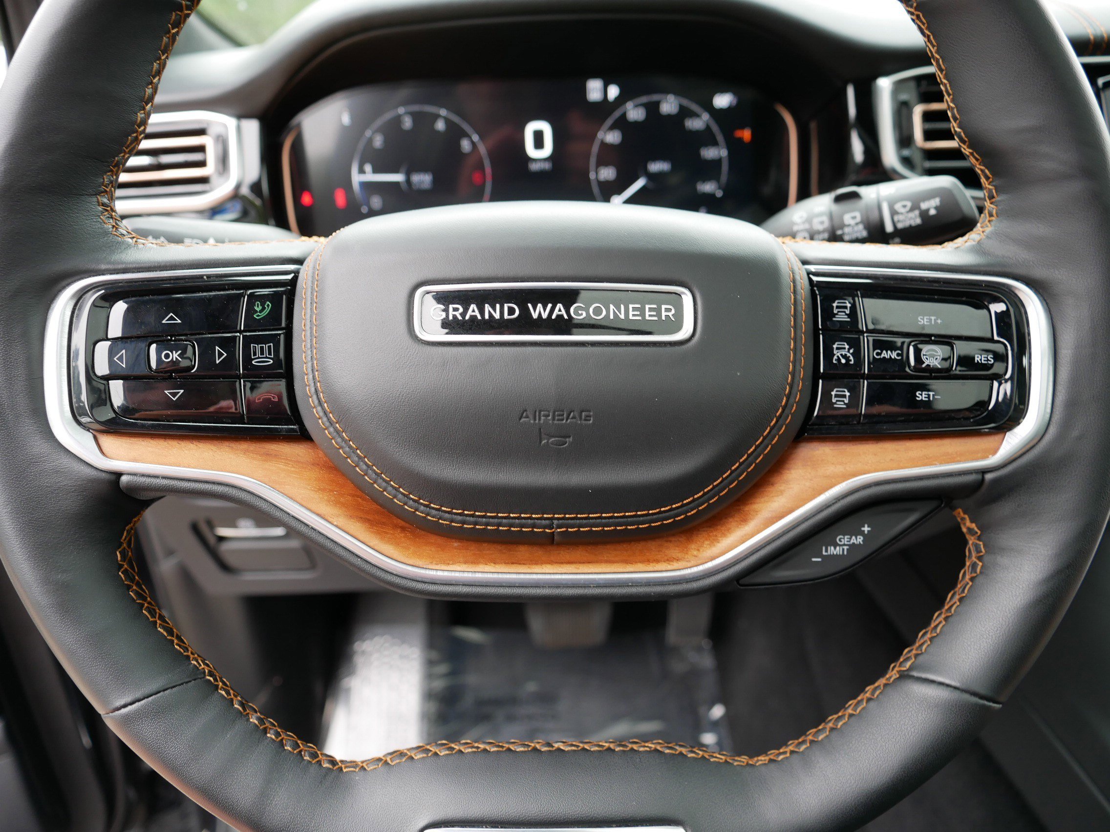 2024 Jeep Grand Wagoneer L III photo 25