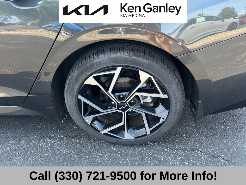 2025 Kia K5 EX photo 21