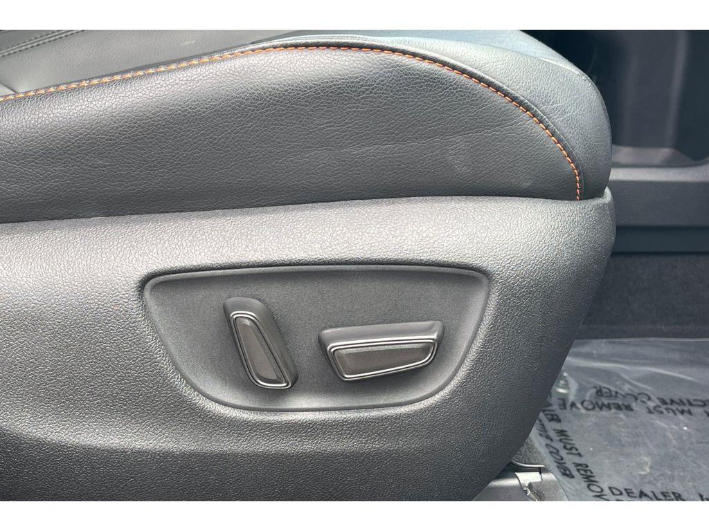 2022 Toyota Sienna XSE photo 23