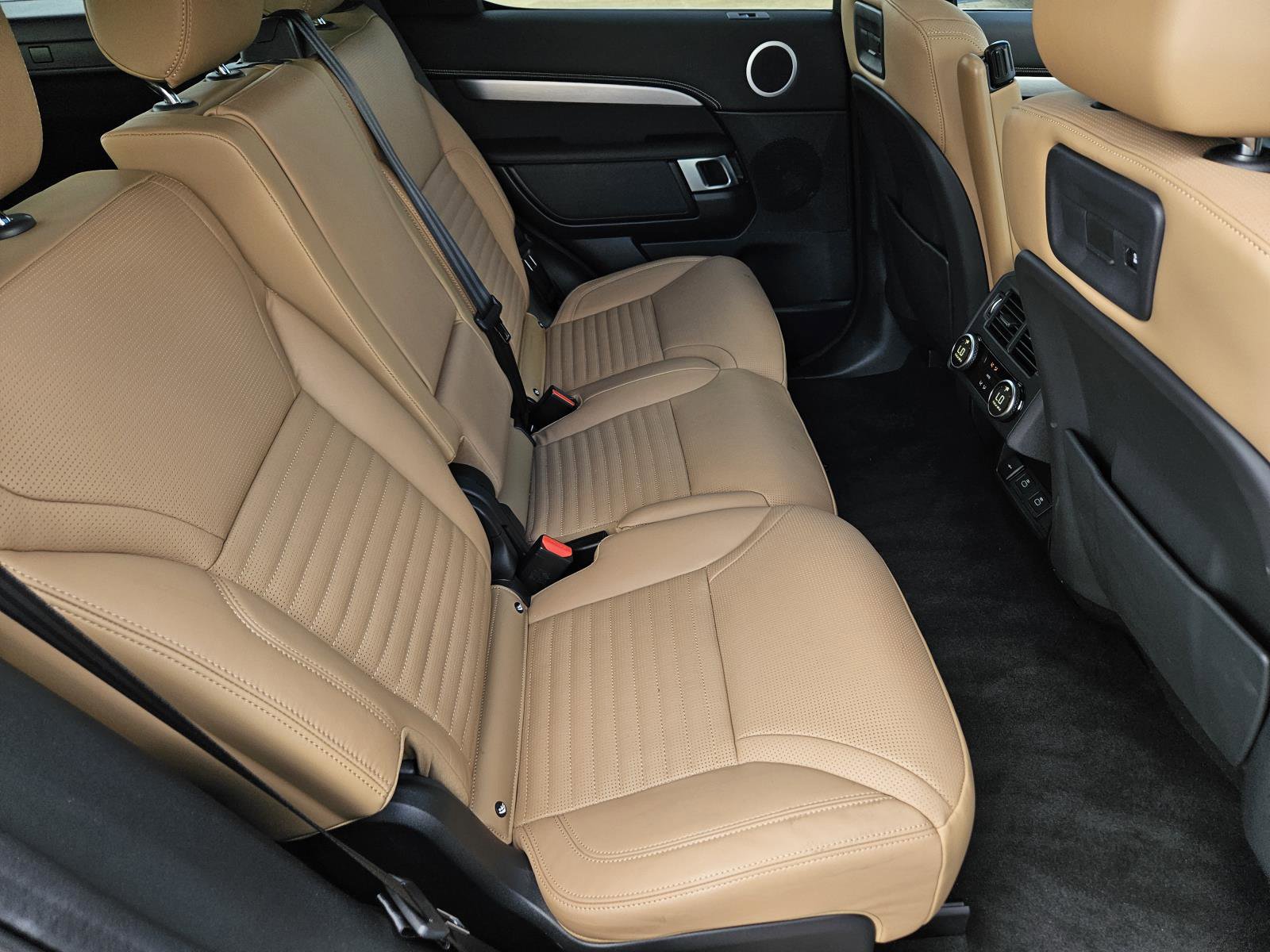 2025 Land Rover Discovery P360 Dynamic SE photo 43