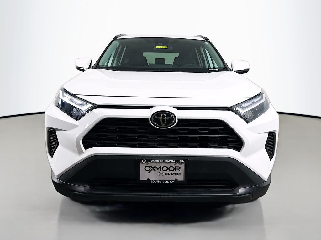 2022 Toyota RAV4 XLE photo 2