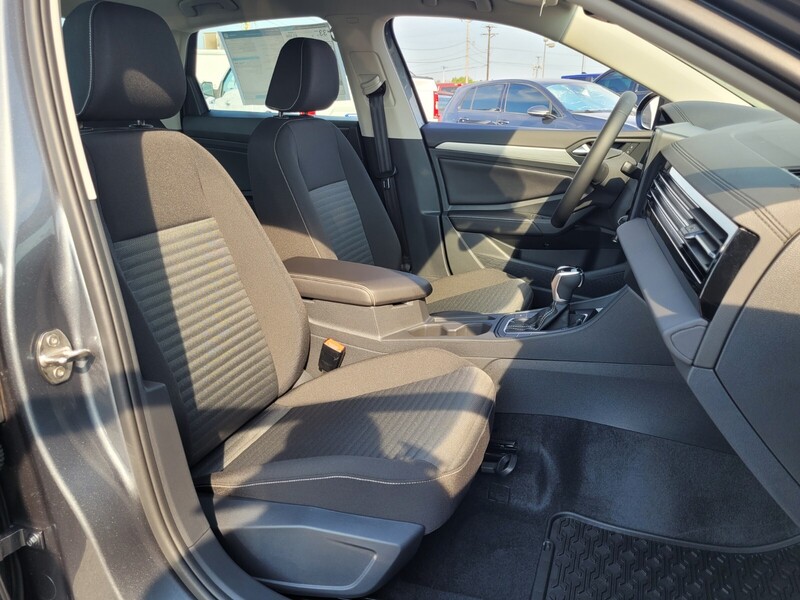 2025 Volkswagen Jetta 1.5T S photo 8