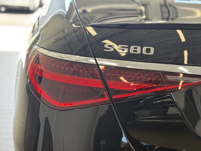 2025 Mercedes Benz S 580 4MATIC photo 7