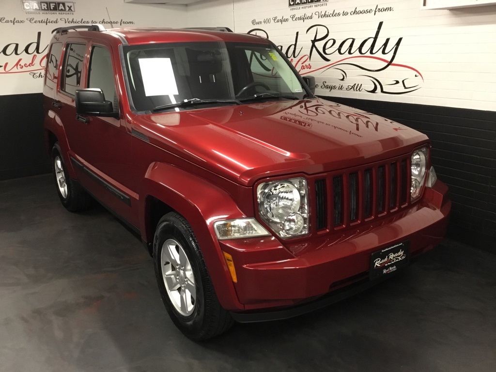 2011 Jeep Liberty Sport photo 2