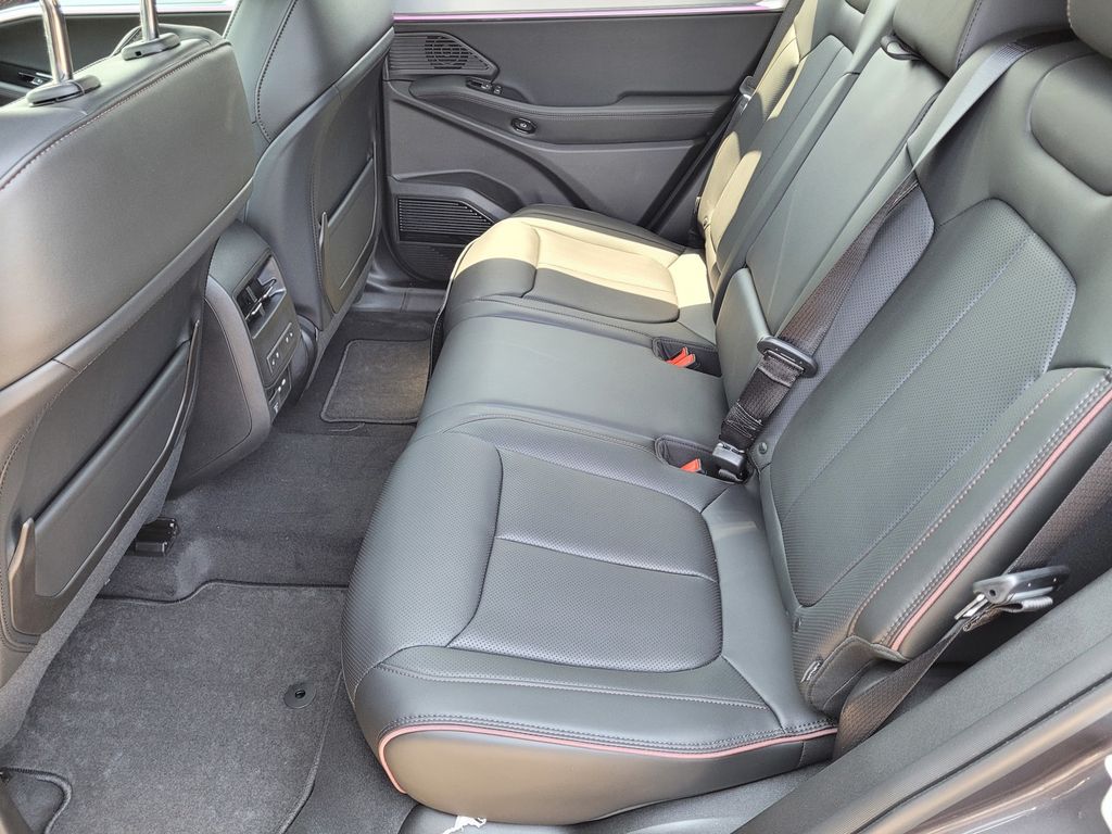 2025 Jeep Wagoneer S Launch Edition photo 9