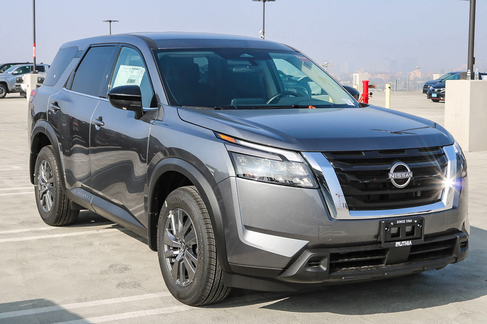 2025 Nissan Pathfinder S photo 3